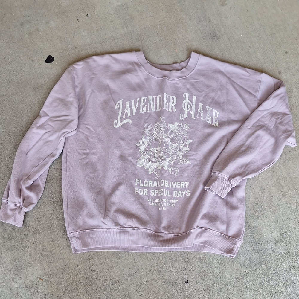 Like NEW Women's Sweet Sweatshirt In Lavendar